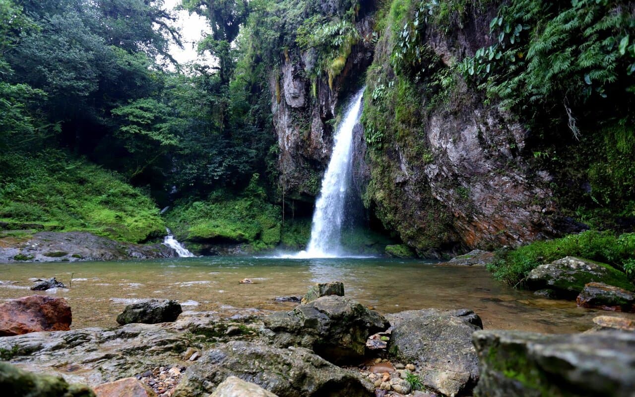 Sierra Norte de Puebla: Cascadas y Tradiciones Textiles que Enriquecen la Experiencia en Puebla, Puebla